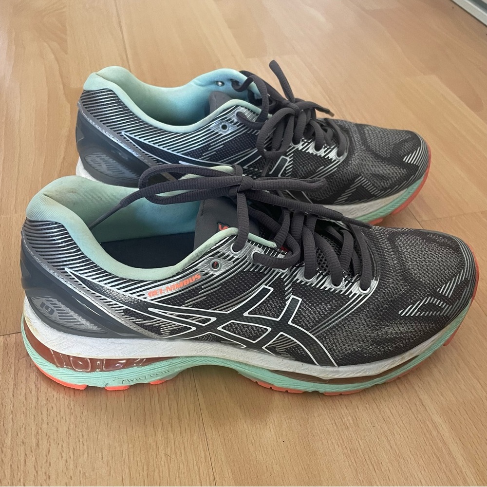 ASIC Gel Nimbus 23 in Grey